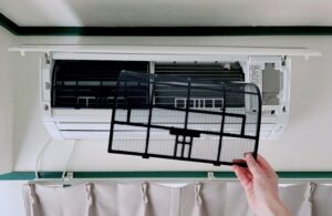エアコン室内機のフィルター　ホコリ　詰まり　原因調査