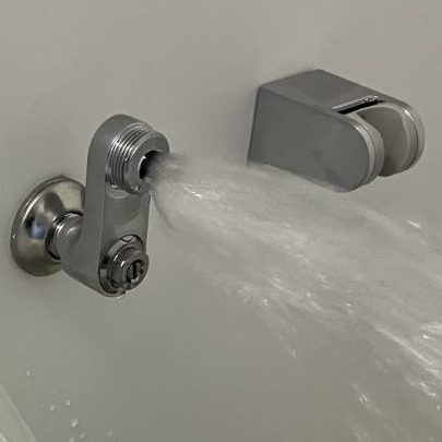 シャワーの交換　配管の洗い流し