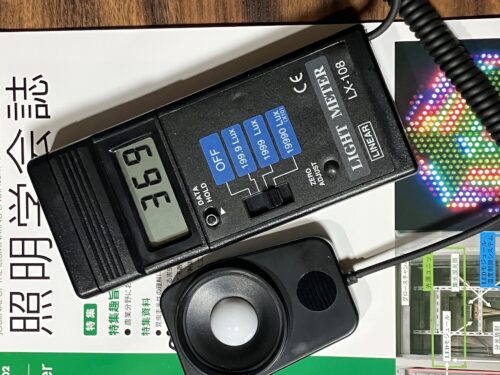 電気照明の明るさと色温度